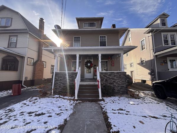 48 W Walnut Street , Kingston, PA 18704