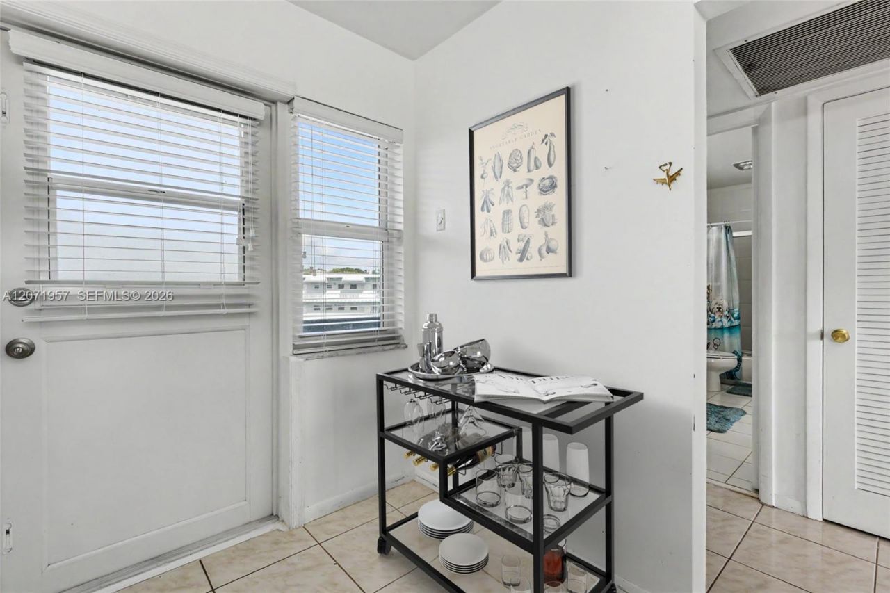 2223 Park Ln , Unit 314, Hollywood, FL 33021 Photo