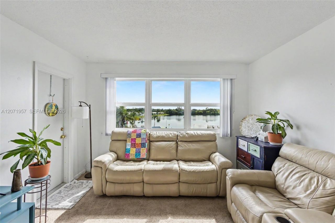 2223 Park Ln , Unit 314, Hollywood, FL 33021 Photo