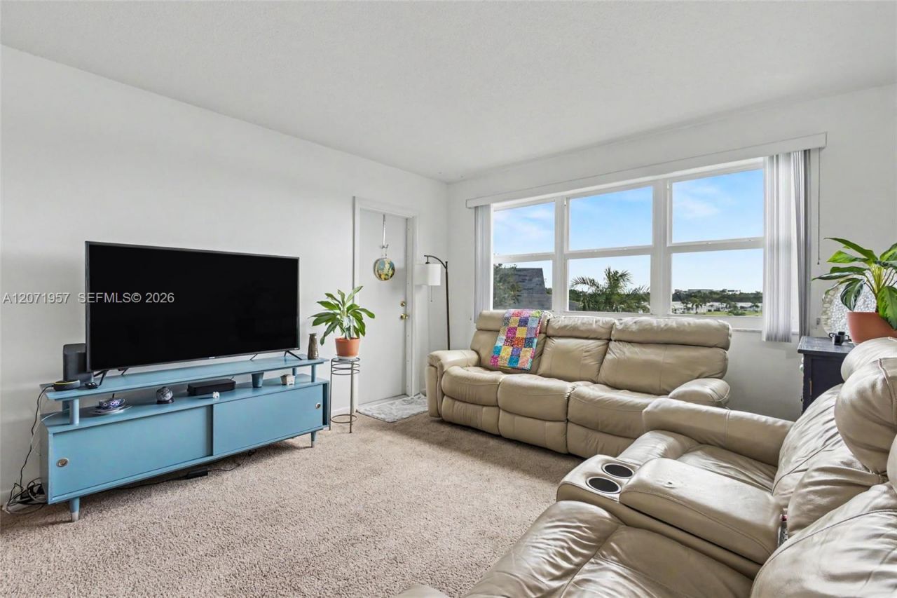 2223 Park Ln , Unit 314, Hollywood, FL 33021 Photo