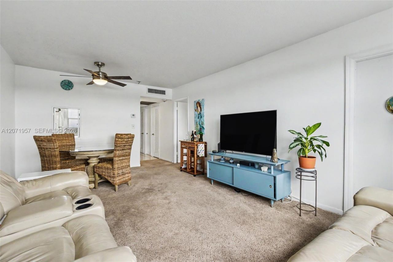 2223 Park Ln , Unit 314, Hollywood, FL 33021 Photo