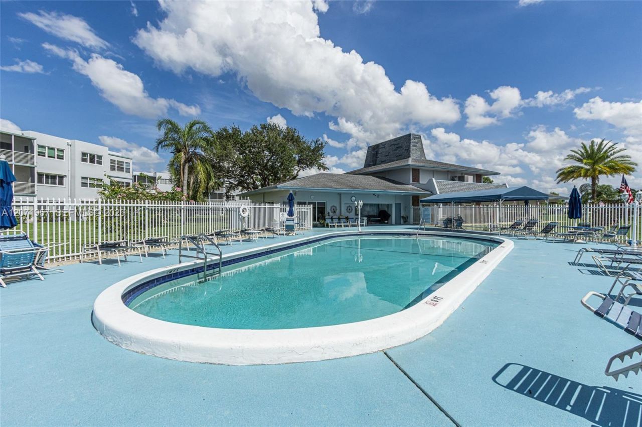 2223 Park Ln , Unit 314, Hollywood, FL 33021 Photo