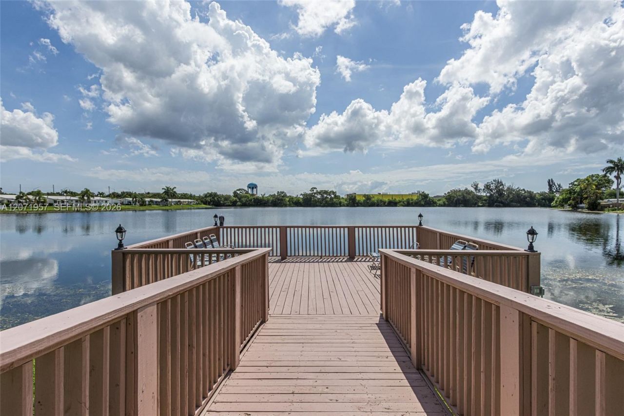 2223 Park Ln , Unit 314, Hollywood, FL 33021 Photo