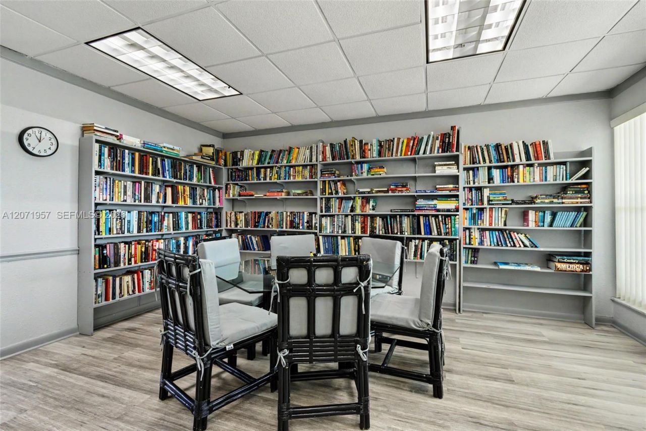 2223 Park Ln , Unit 314, Hollywood, FL 33021 Photo