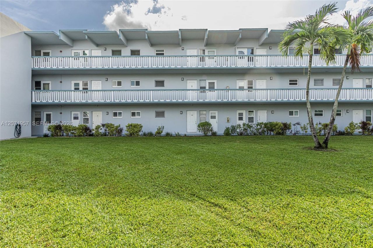 2223 Park Ln , Unit 314, Hollywood, FL 33021 Photo