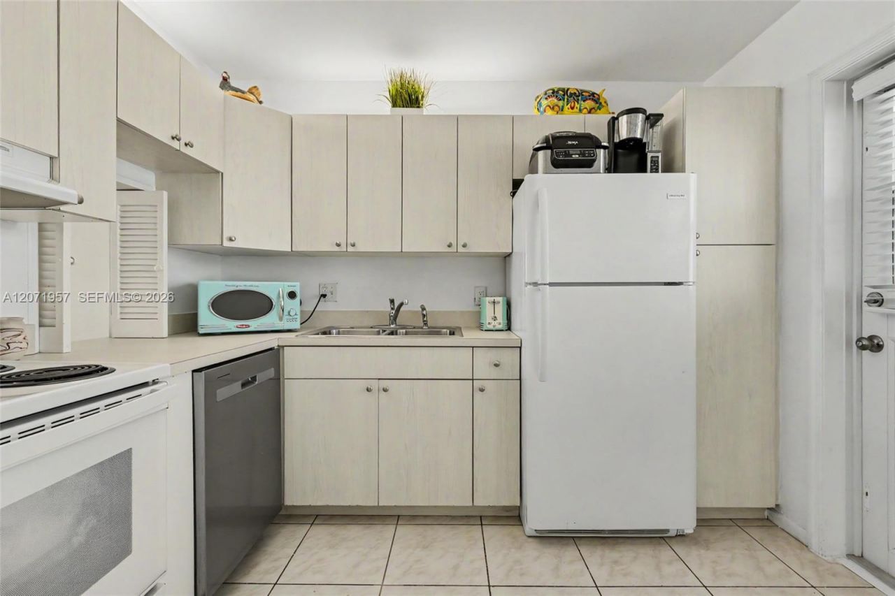 2223 Park Ln , Unit 314, Hollywood, FL 33021 Photo