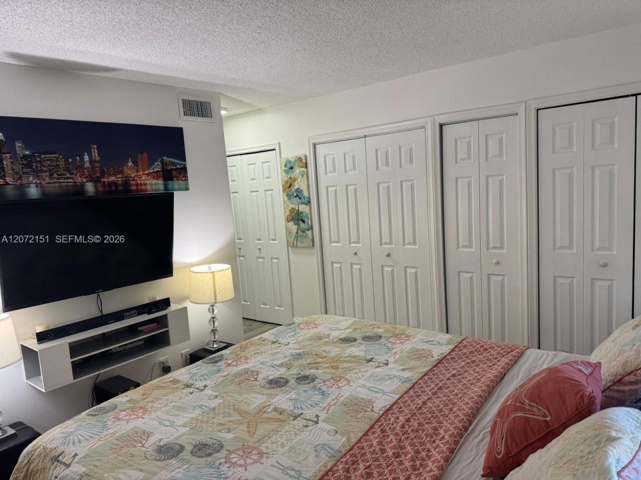 900 NE 12th Ave , Unit 302, Hallandale Beach, FL 33009 Photo