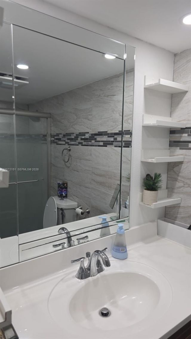 900 NE 12th Ave , Unit 302, Hallandale Beach, FL 33009 Photo