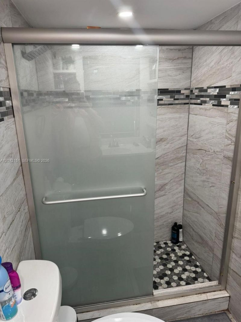900 NE 12th Ave , Unit 302, Hallandale Beach, FL 33009 Photo