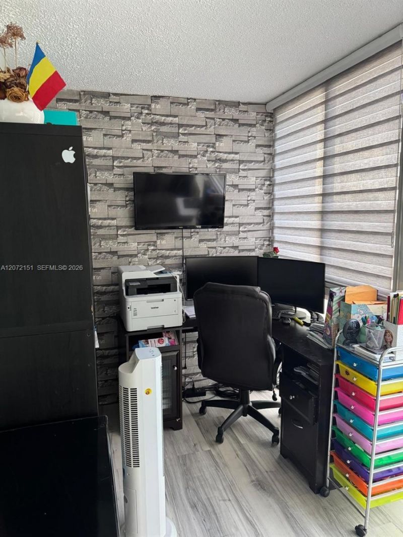 900 NE 12th Ave , Unit 302, Hallandale Beach, FL 33009 Photo