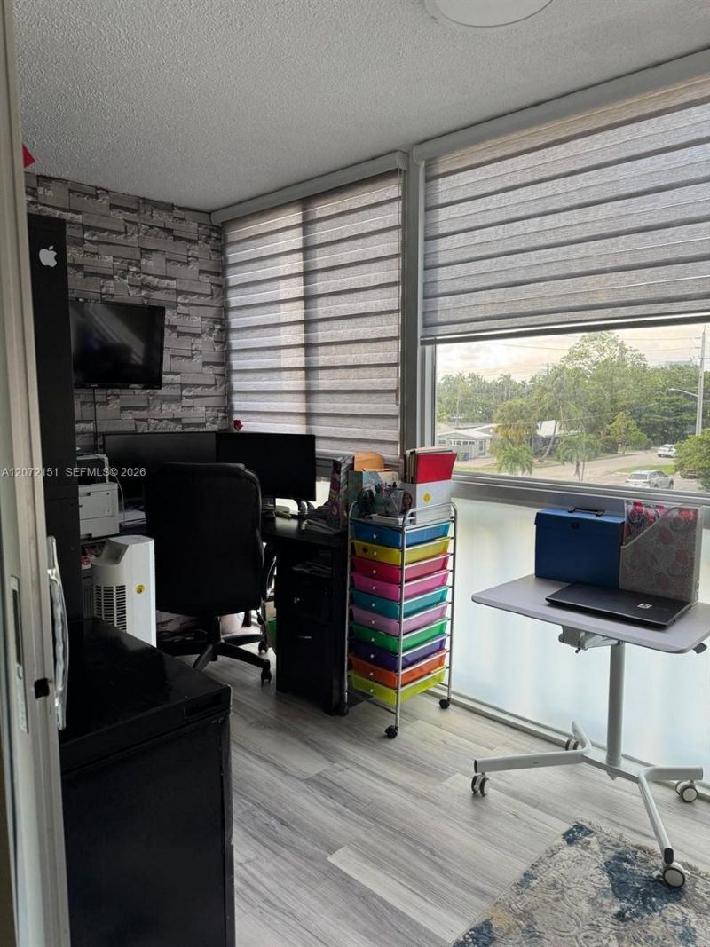 900 NE 12th Ave , Unit 302, Hallandale Beach, FL 33009 Photo