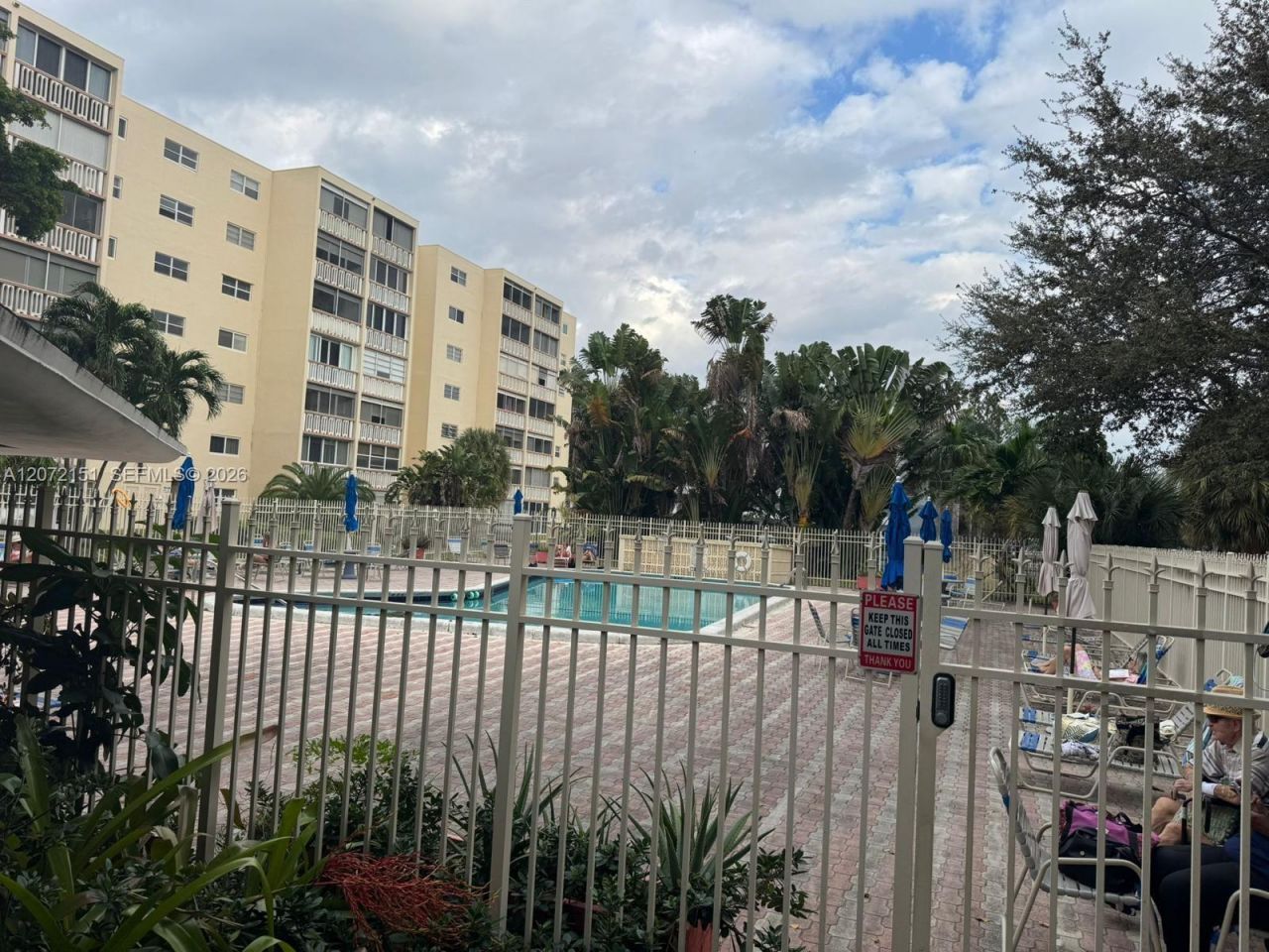 900 NE 12th Ave , Unit 302, Hallandale Beach, FL 33009 Photo