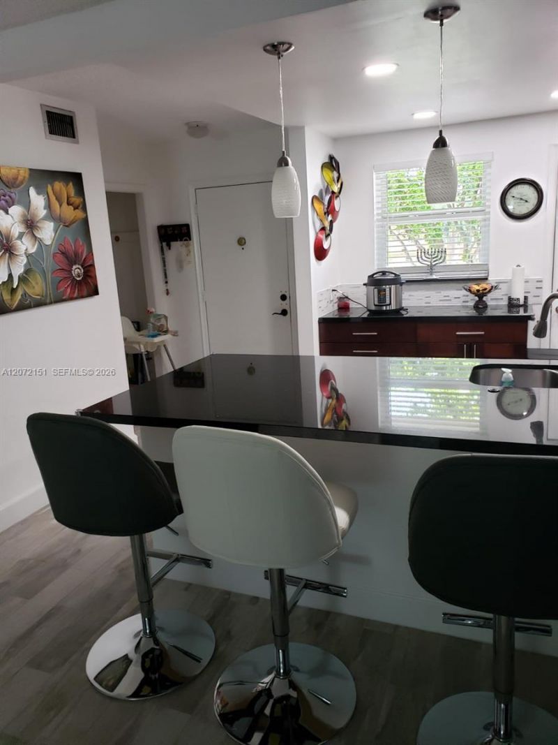 900 NE 12th Ave , Unit 302, Hallandale Beach, FL 33009 Photo