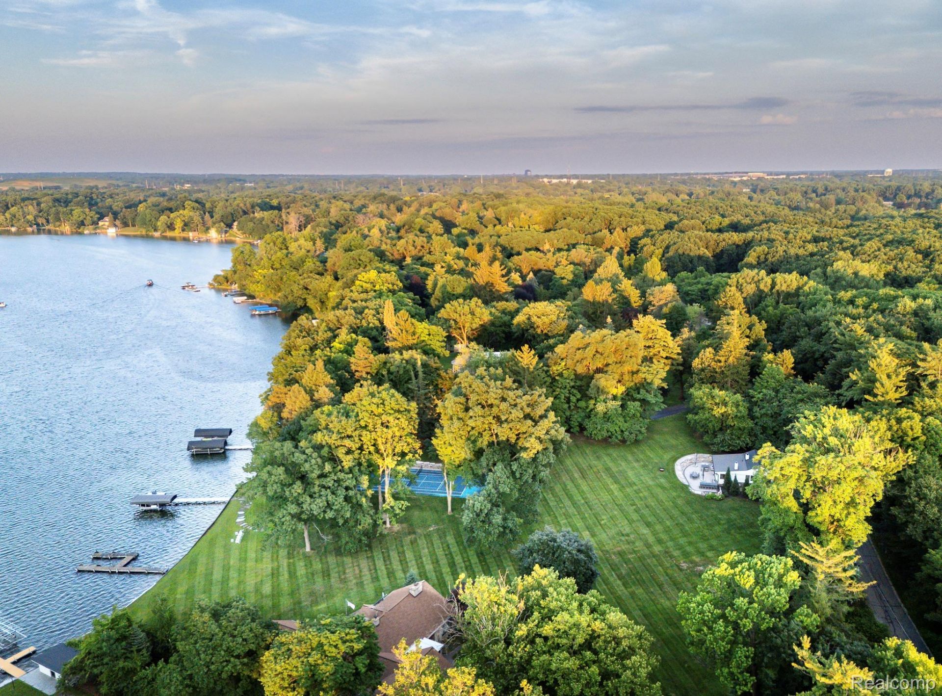 990 Lake Angelus Shores, Lake Angelus, Mi 48326 Main Photo