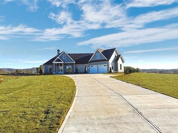 303 Eminence peak, Rydal, GA 30171