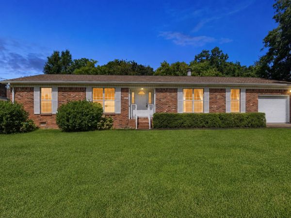 102 NW Cape Drive, Fort Walton Beach, FL 32548