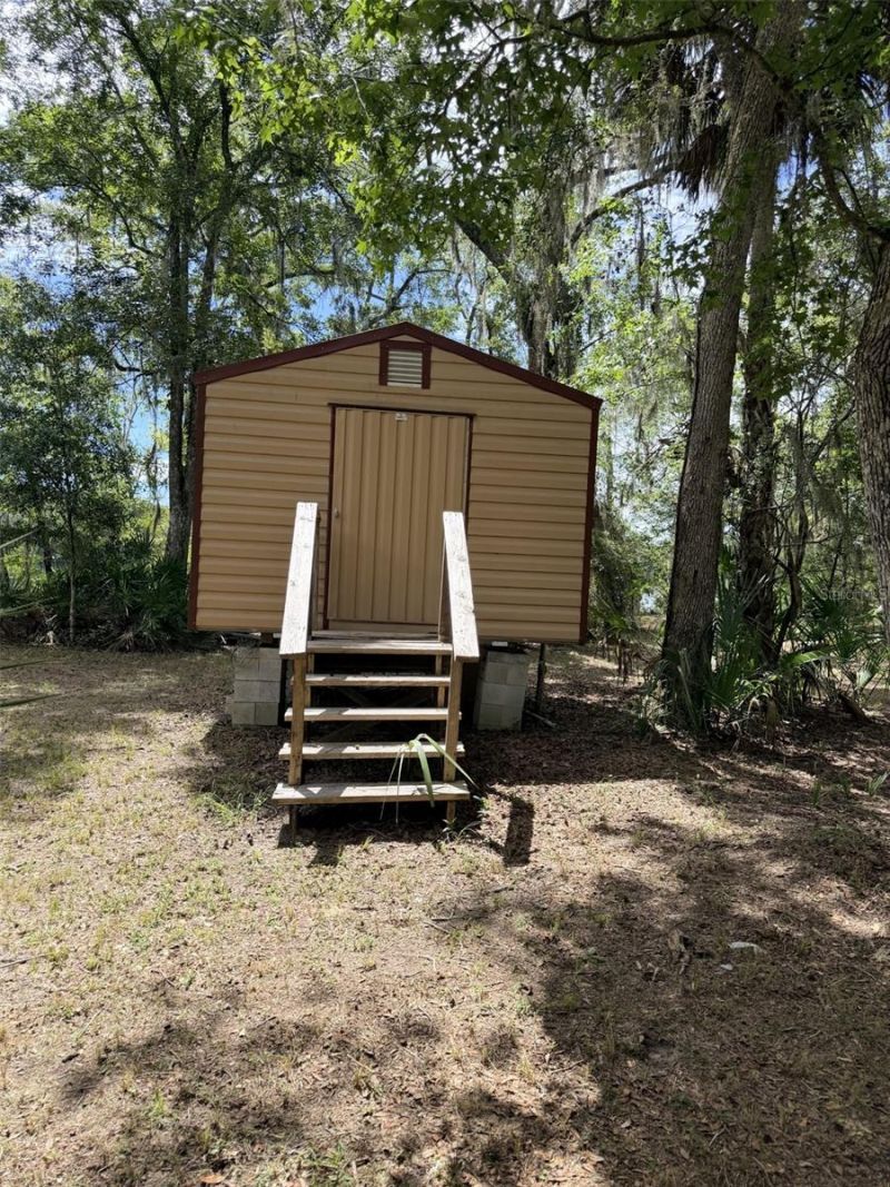 1957 SE 477 Avenue , Old Town, FL 32680 Photo
