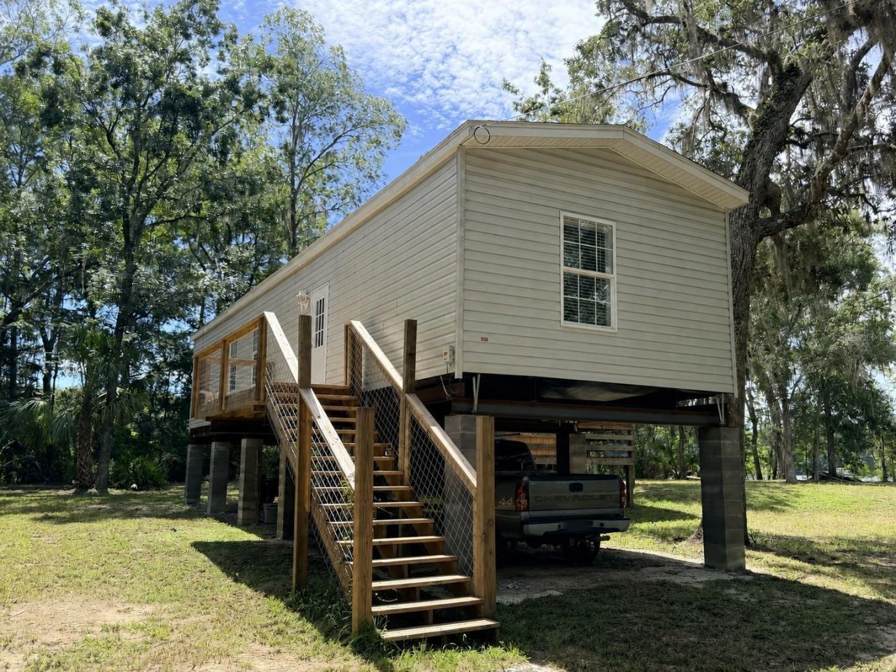 1957 SE 477 Avenue , Old Town, FL 32680 Photo