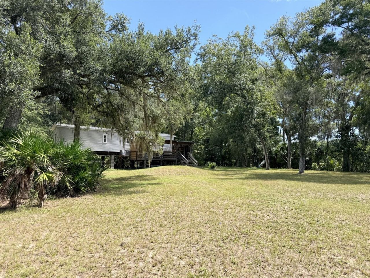 1957 SE 477 Avenue , Old Town, FL 32680 Photo