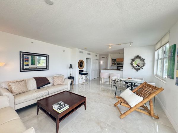 100 NE 6th Street, Unit 307, Boynton Beach, FL 33435