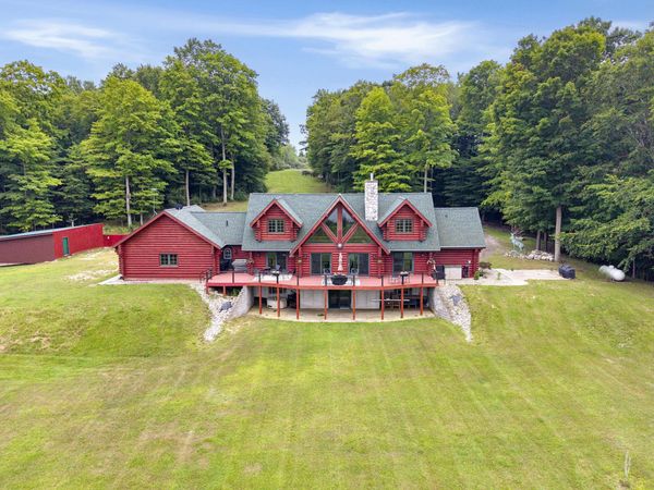 302 E Kott Road, Manistee, MI 49660