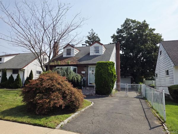 147 Miller Road, Hicksville, NY 11801