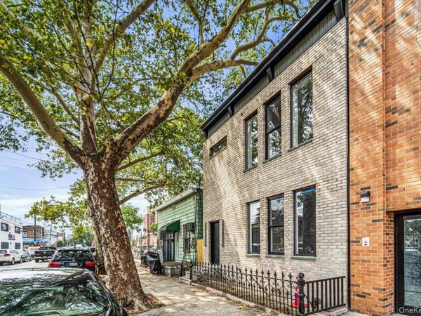 5142 35th Street , Long Island City, NY 11101