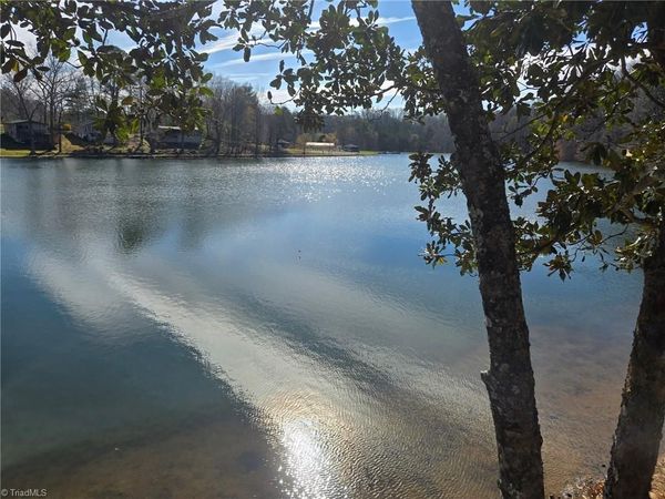 1263 Lakeshore Lane, Mount Airy, NC 27030