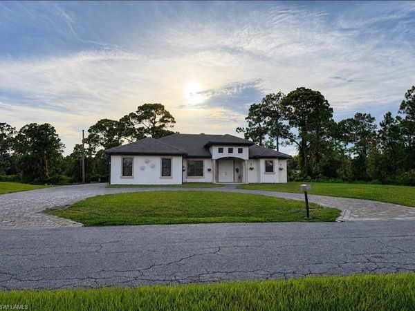 607 Johns AVE , LEHIGH ACRES, FL 33972