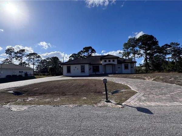 607 Johns AVE , LEHIGH ACRES, FL 33972