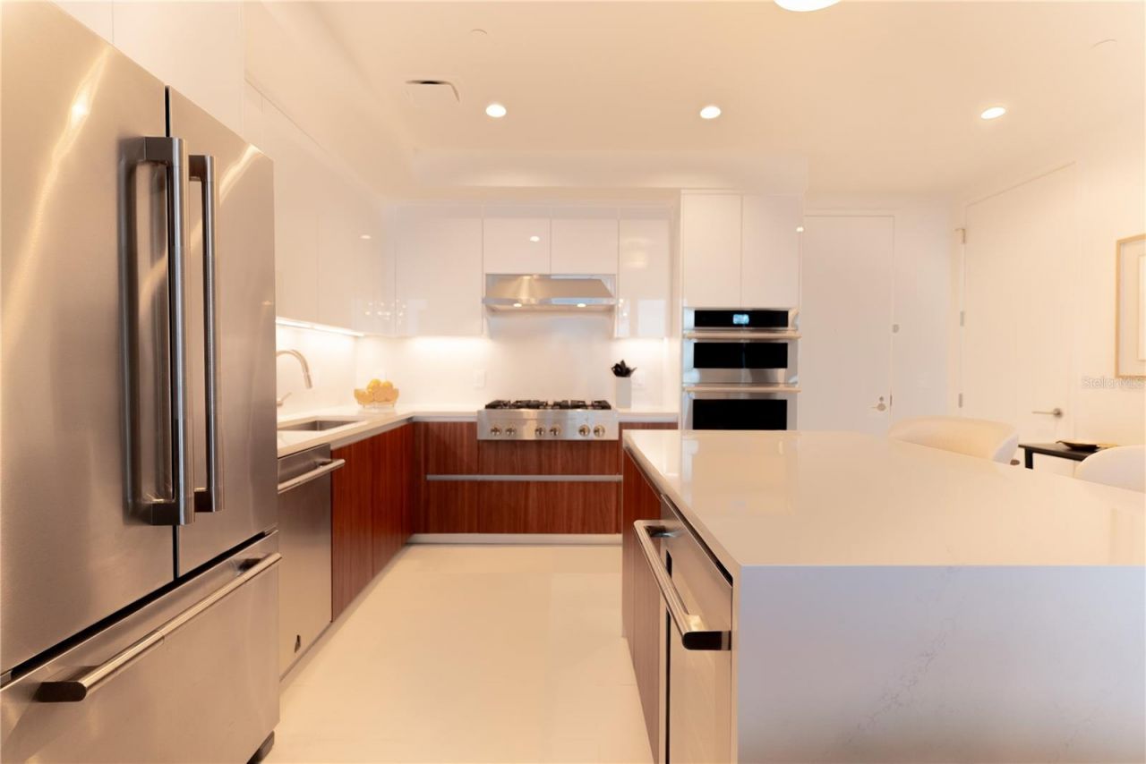 400 Central Avenue , Unit 2009, Saint Petersburg, FL 33701 Photo