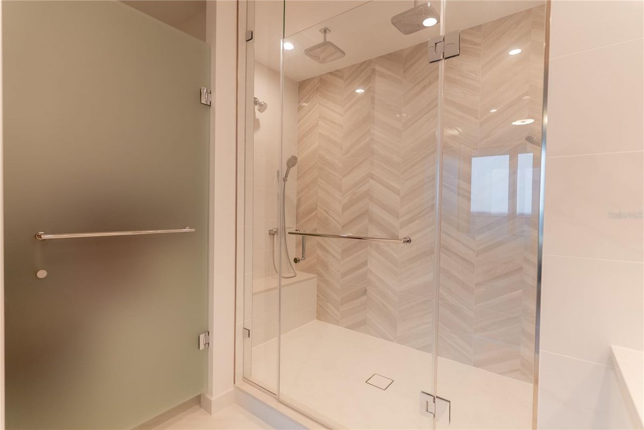400 Central Avenue , Unit 2009, Saint Petersburg, FL 33701 Photo