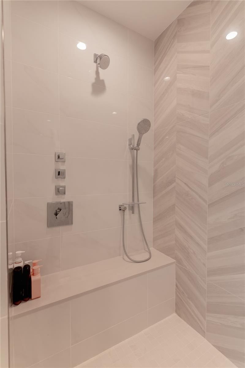 400 Central Avenue , Unit 2009, Saint Petersburg, FL 33701 Photo