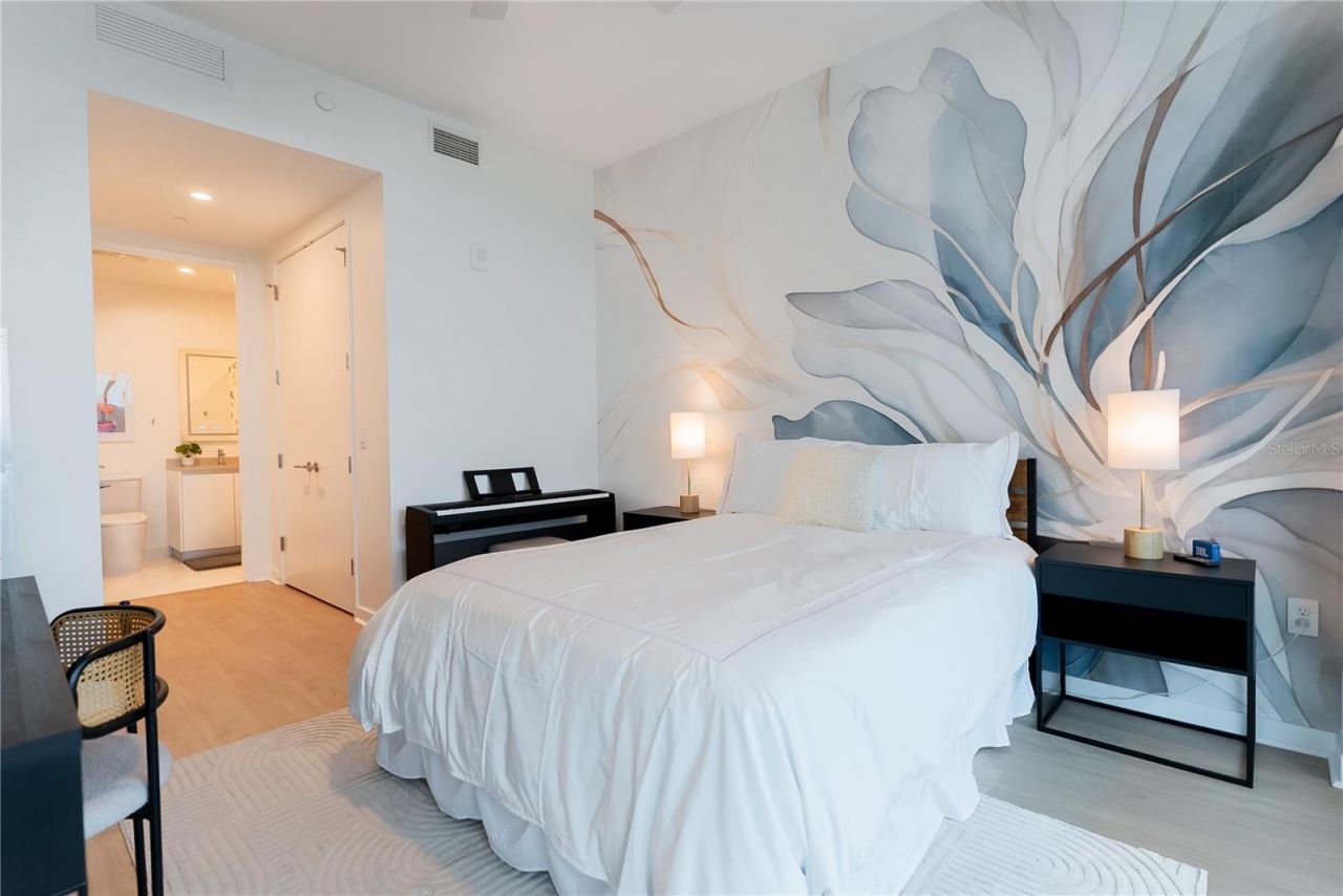 400 Central Avenue , Unit 2009, Saint Petersburg, FL 33701 Photo