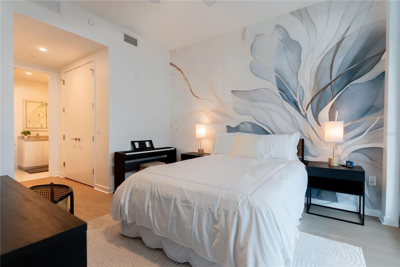 400 Central Avenue , Unit 2009, Saint Petersburg, FL 33701 Photo