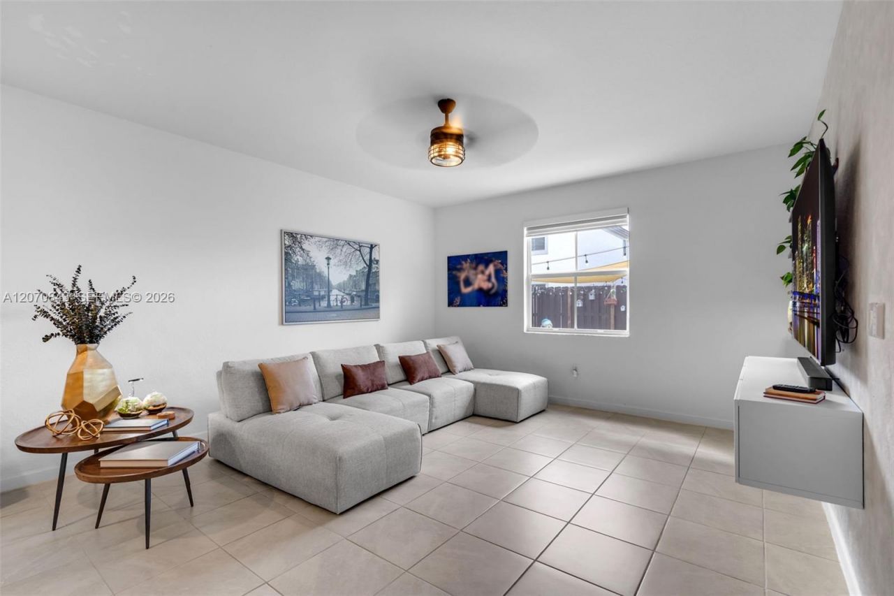 2380 NW 130th Ter , Miami, FL 33167 Photo