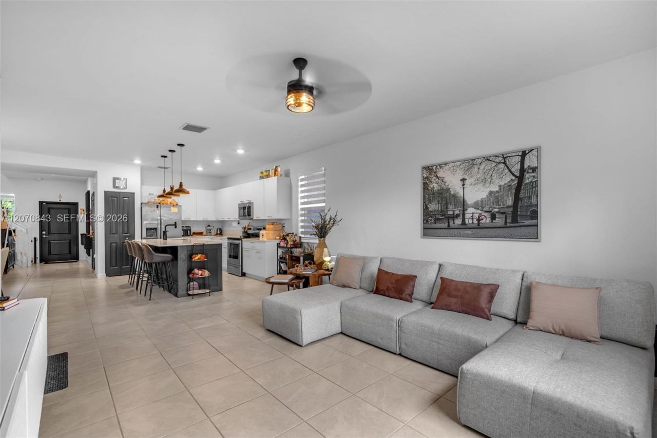 2380 NW 130th Ter , Miami, FL 33167 Photo