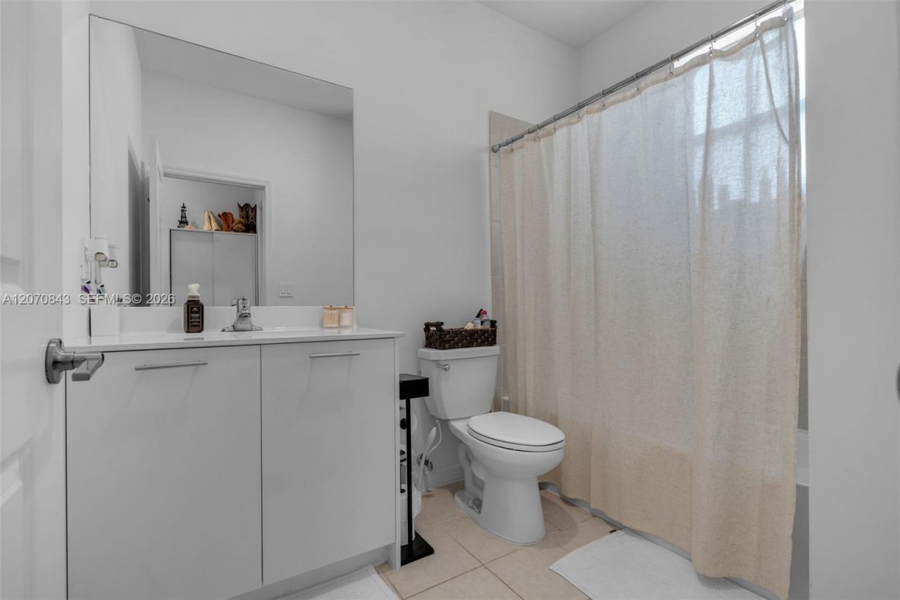 2380 NW 130th Ter , Miami, FL 33167 Photo