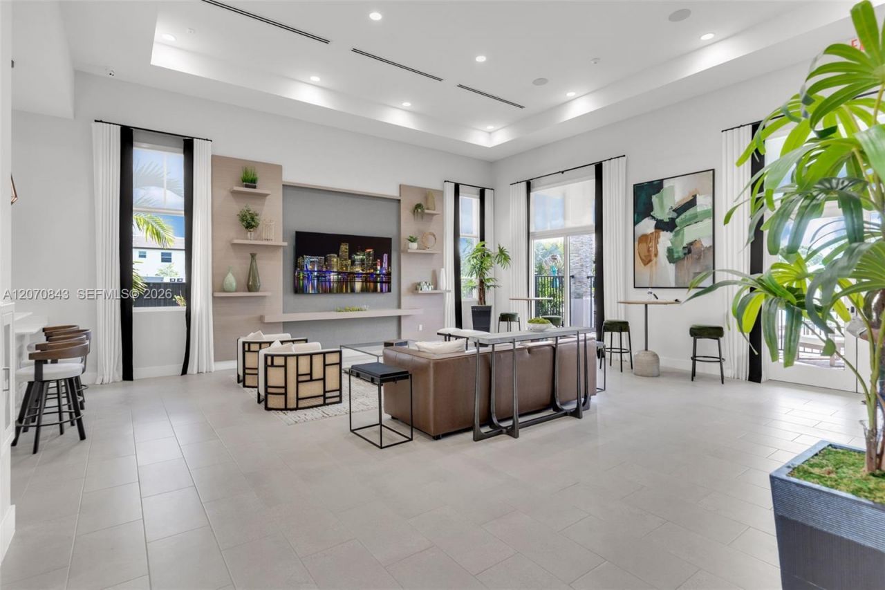 2380 NW 130th Ter , Miami, FL 33167 Photo