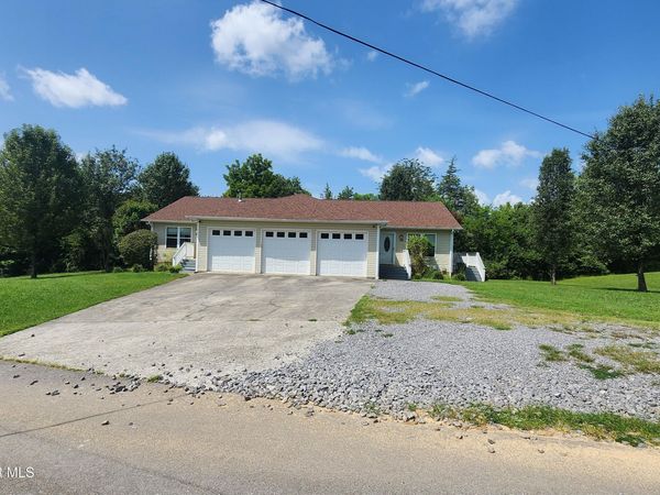 160 Byrd Drive, Kodak, TN 37764