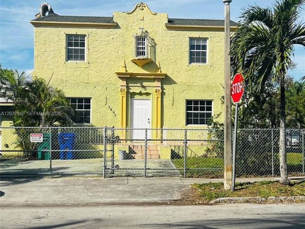 1801 SW 10th St , Miami, FL 33135