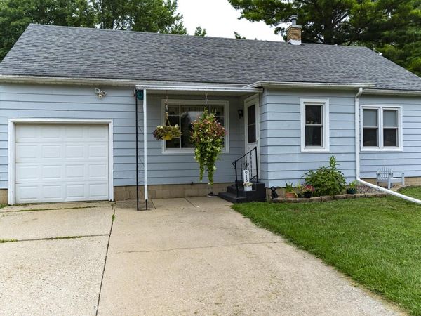 916 Clark STREET, Watertown, WI 53094