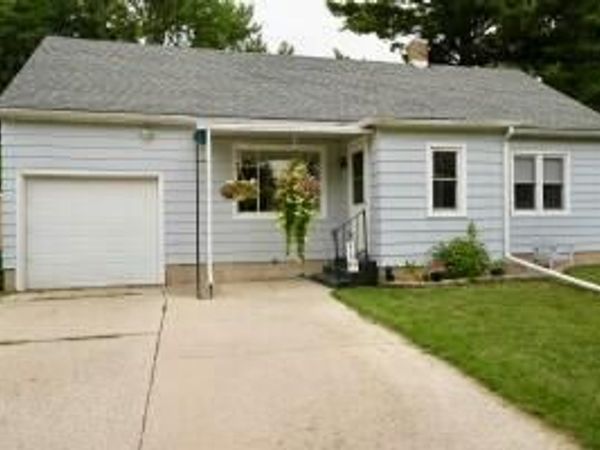 916 Clark STREET, Watertown, WI 53094