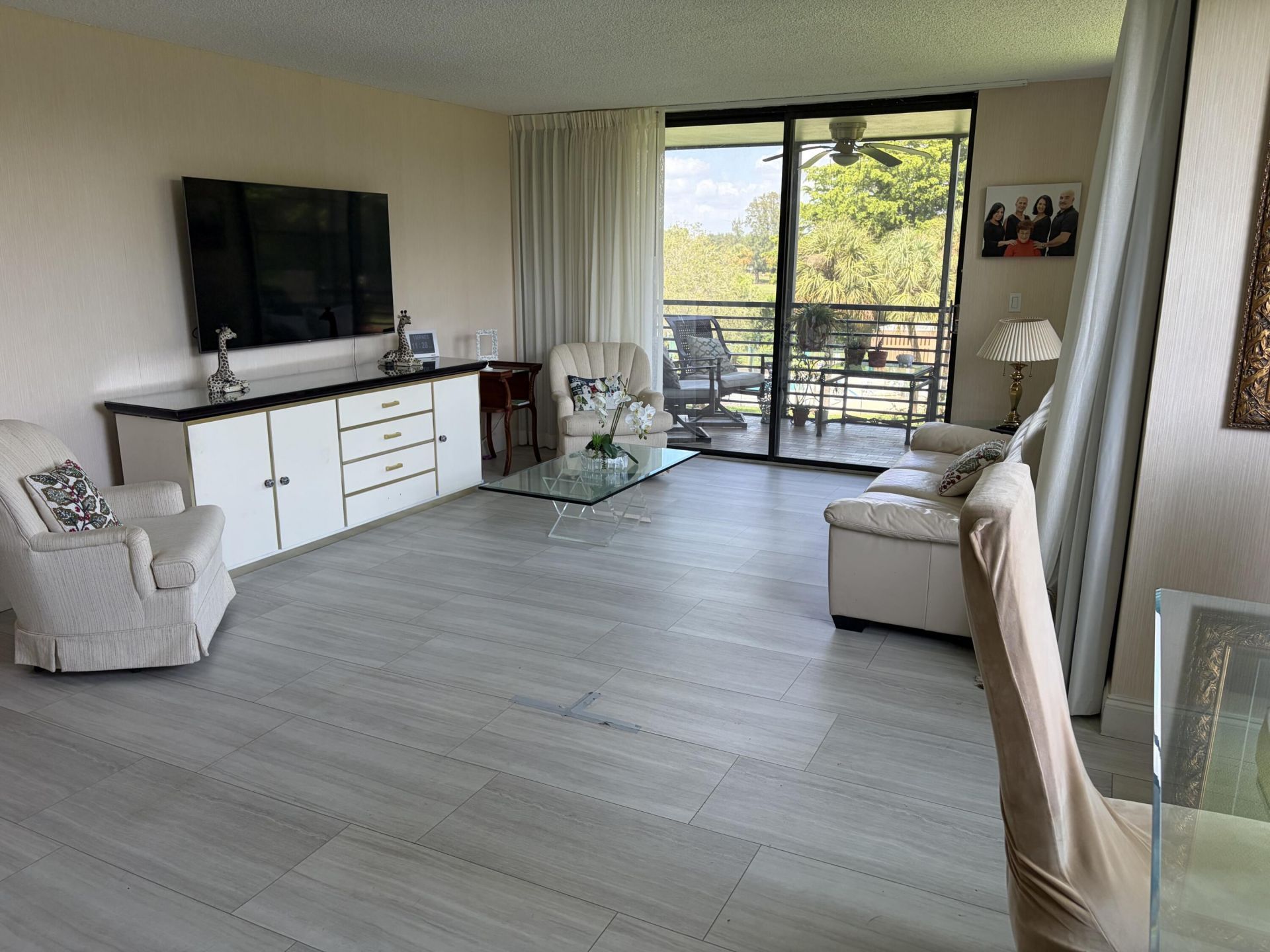 900 Saint Charles Place, Unit 311, Pembroke Pines, FL 33026 Photo