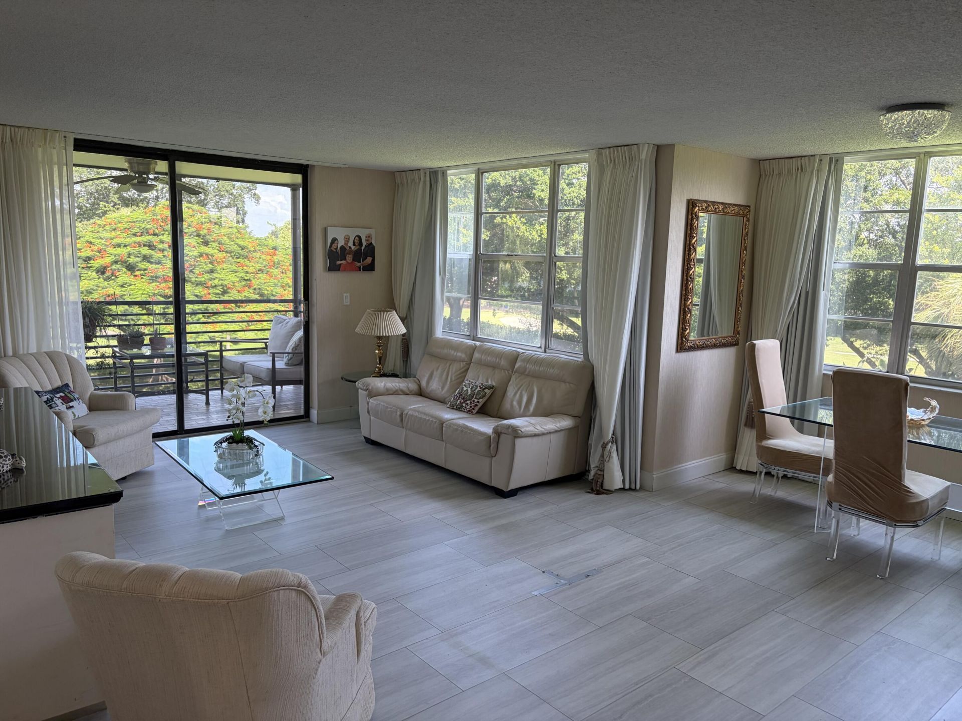 900 Saint Charles Place, Unit 311, Pembroke Pines, FL 33026 Photo