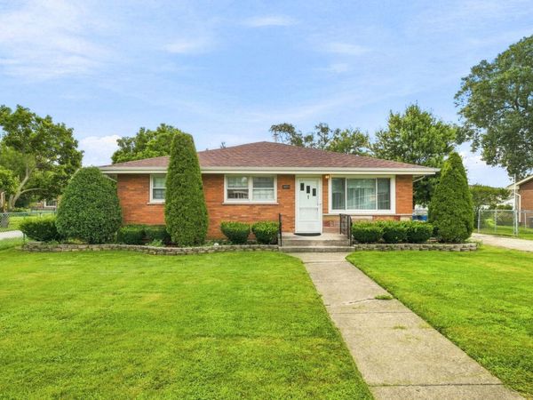 10319 S 82nd Avenue , Palos Hills, IL 60465