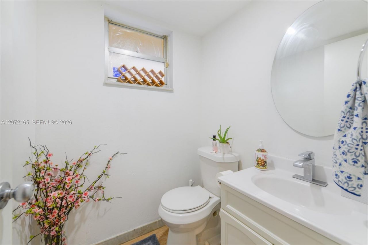 8923 NE 4th Ave Rd, Unit 8923, Miami Shores, FL 33138 Photo