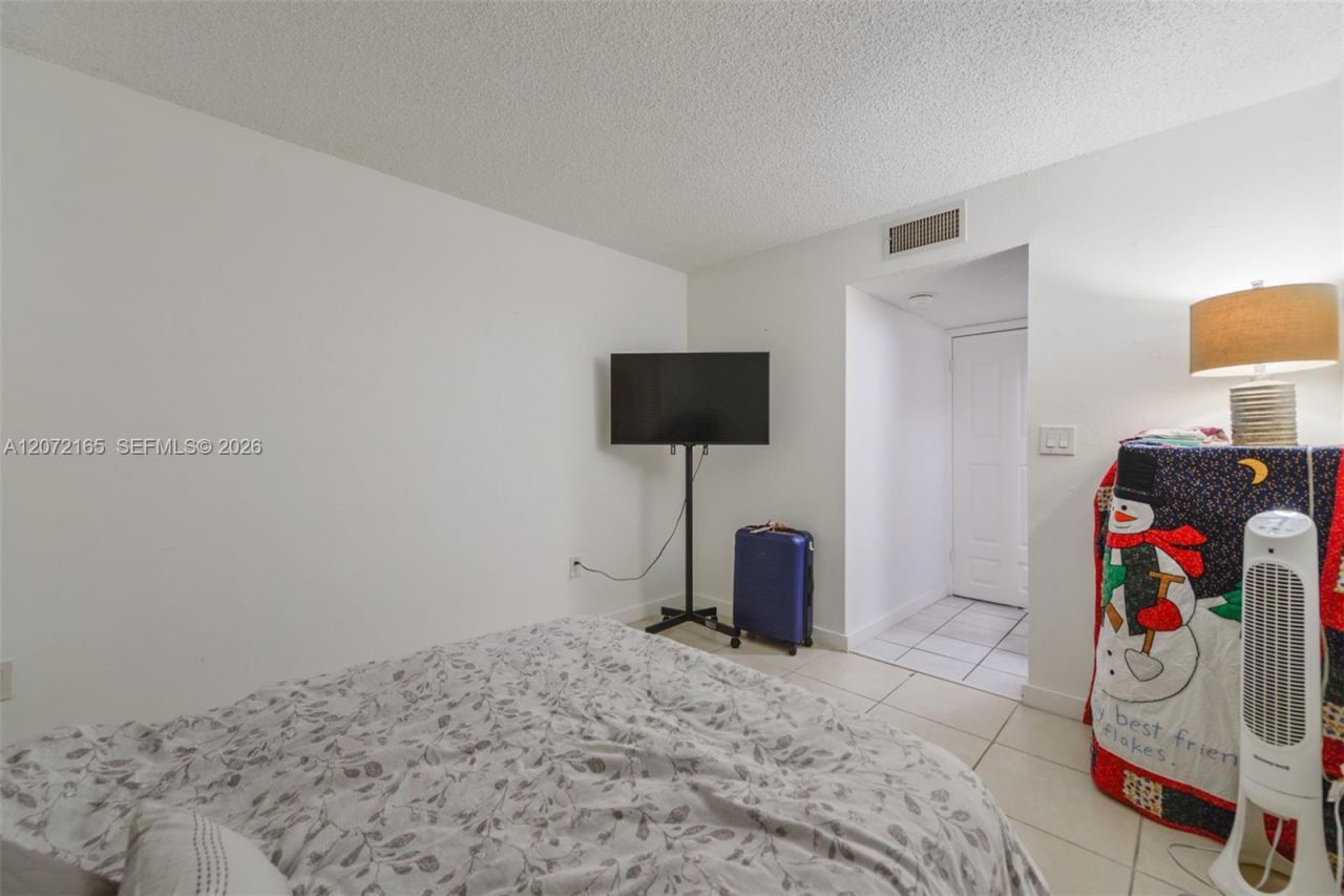 8923 NE 4th Ave Rd, Unit 8923, Miami Shores, FL 33138 Photo
