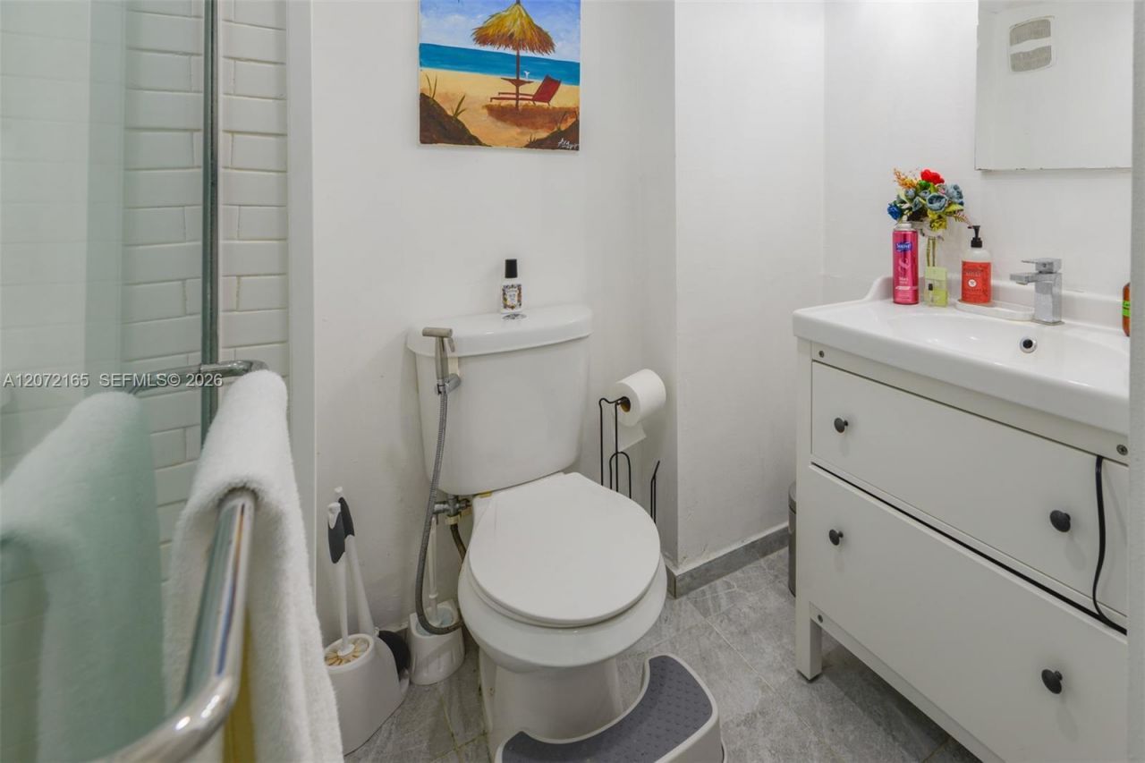 8923 NE 4th Ave Rd, Unit 8923, Miami Shores, FL 33138 Photo