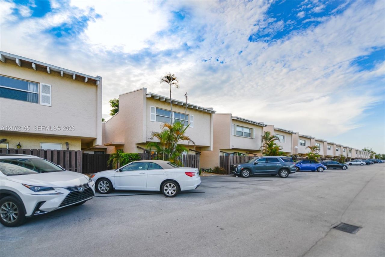 8923 NE 4th Ave Rd, Unit 8923, Miami Shores, FL 33138 Photo